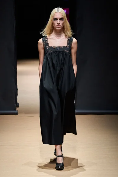 Look 30